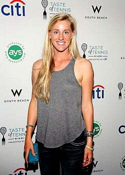 Alison Riske